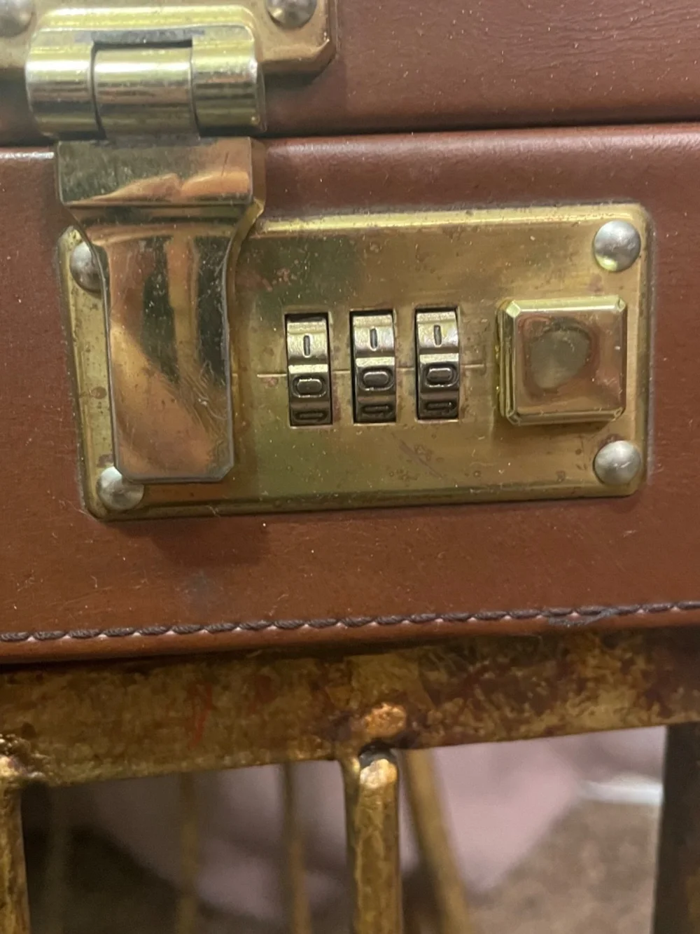 Vintage light brown faux leather briefcase